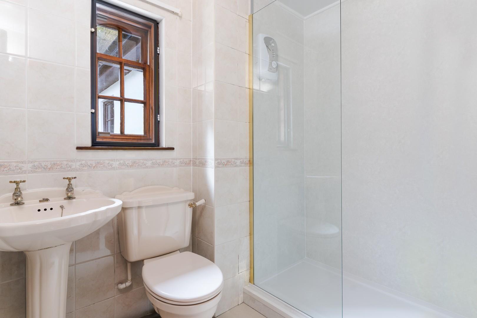 Ty Isaf, Main Road, Gwaelod-Y-Garth, Cardiff, CF15 9HJ